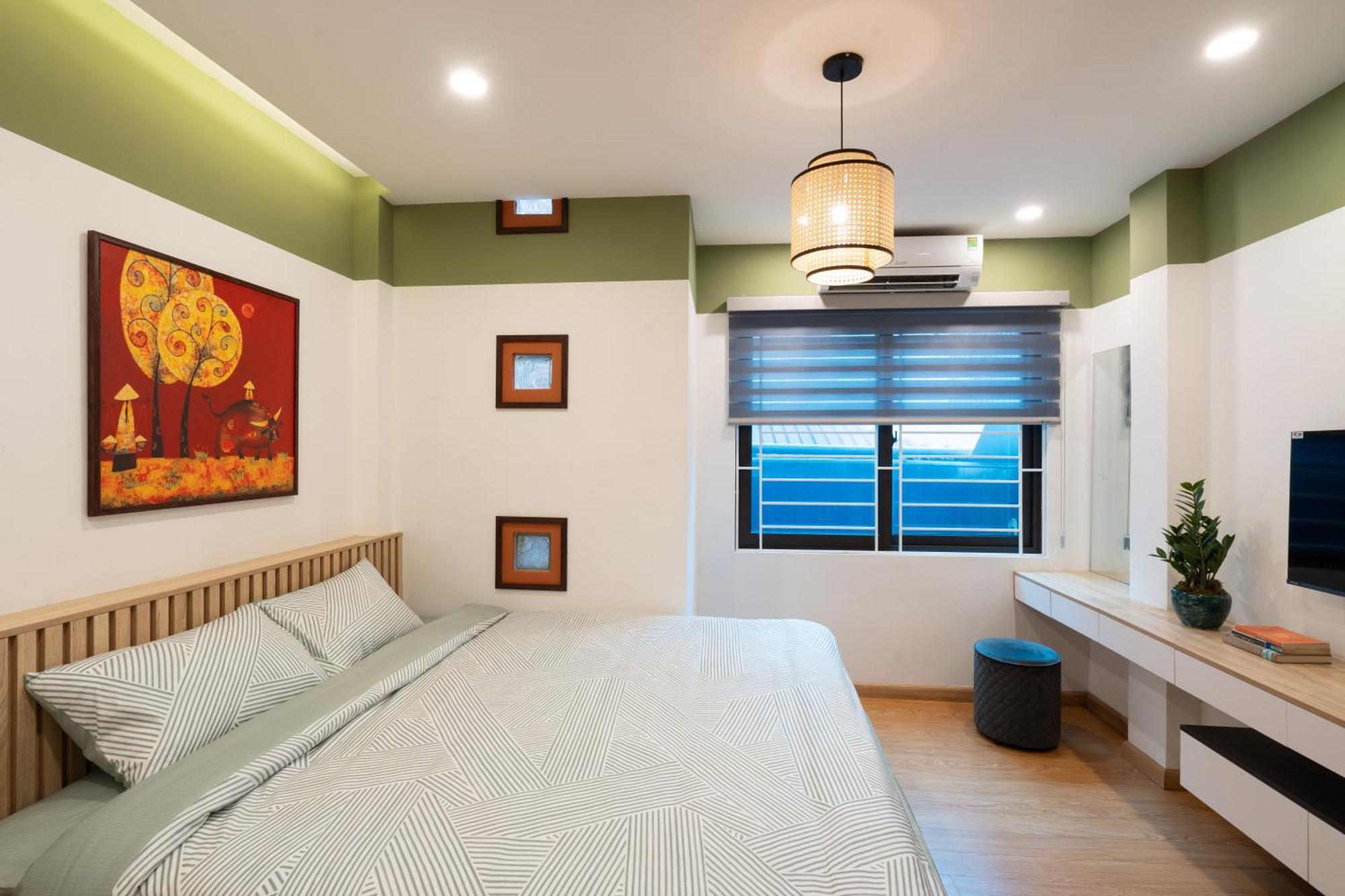 Of Serenity - 3 Bedroom & 3 Baths - 1' To Hoan Kiem & Old Quarter Apartment *